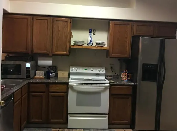 Susies Suites - Oak * Mesa